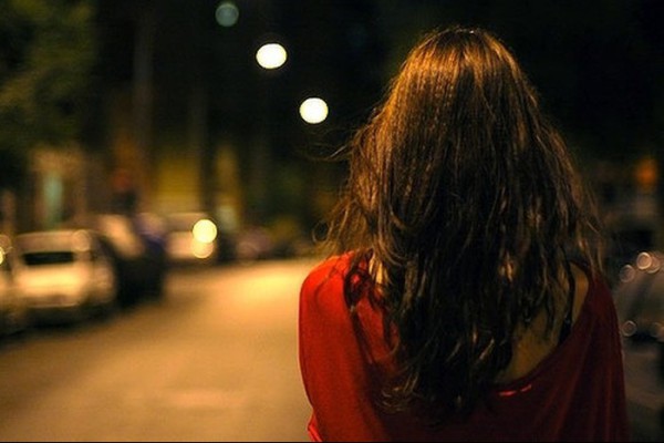 Những điều phụ nữ cần cảnh giác khi đi một mình vào ban đêm